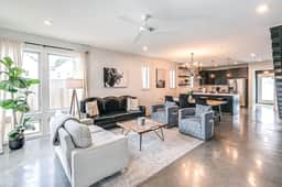 2 Homes Side by Side , Sleeps 24- Mins to Broadway - Image 4