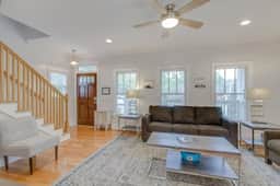 3BR + Gated Parking | Sleeps 8 /Mins to Broadway - Image 2