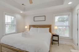 Mins to Broadway | 7BR, 2 Homes | Sleeps 18 - Image 4