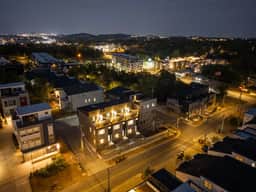 Luxury Triple Combo Townhouse with Walk-Out Deck in Music City - Image 5
