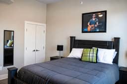 Midtown 1BR by Vandy | Free Parking + Washer/Dryer - Image 3