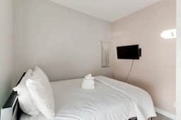 Sports Fans Welcome • 2BR/2BA by Vandy - Image 4