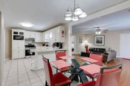Relaxing 3BR Retreat 15 Minutes to Broadway - Image 2