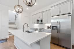 The Prince Pad King Suite + Bunk Suite | 2.5 Baths - Image 4