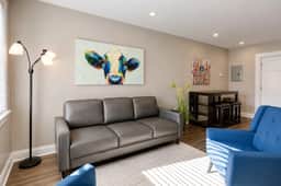 Historic Sanctuary | King Bed | Mins to Broadway - Image 2