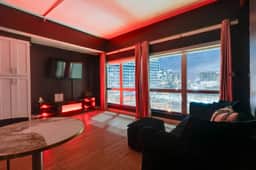 Modern SoBro 1BR | Pool Access & City Views - Image 2