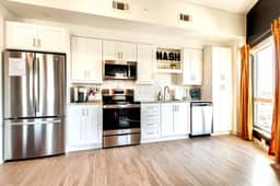 Walk to Broadway! HUGE 2BR-Park-King-Downtown - Image 5