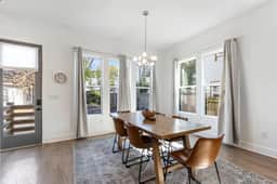 4 Suites | 2 Kitchens | Sleeps 18 | Huge Parking - Image 5