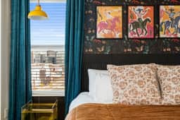 4BR Skyline Rooftop | Walk to Gulch | Sleeps 12 - Image 3