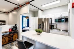 Gallant Glass 4BR • Top Floor • Walk to Vandy! - Image 4