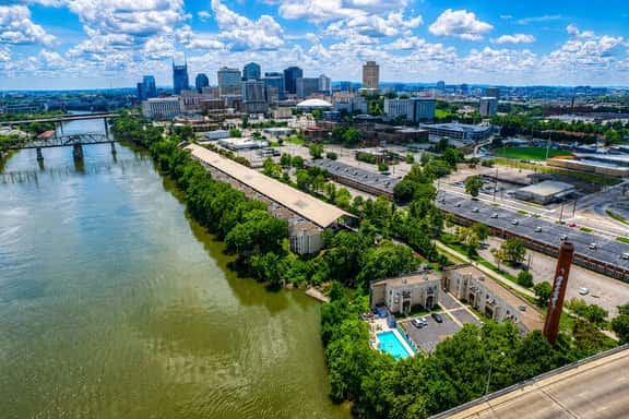 2BR Riverfront Condo | Sleeps 8 | Near Broadway - Image 1
