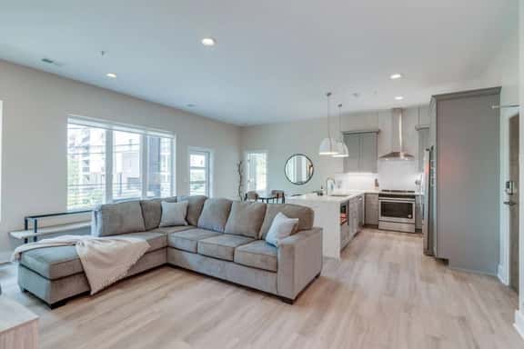 Prime West End 2BR W/ SAUNA & Balcony Near Vandy! - Image 1
