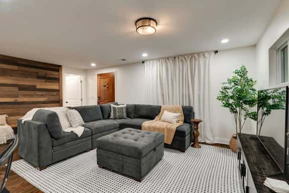 East Nashville One Level Home with Big Yard - Image 1