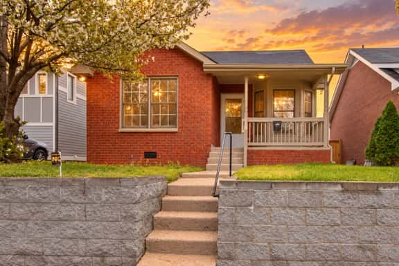 Mins to Broadway | 3BR + Big Backyard | Sleeps 8 - Image 1