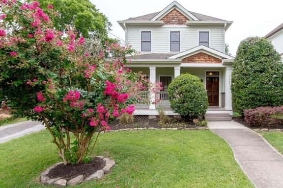 Mins to Broadway | 7BR, 2 Homes | Sleeps 18 - Image 1