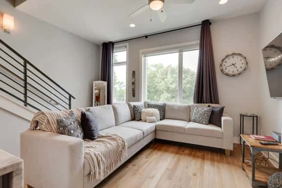 Edgehill Rooftop Lounge | Sleeps 10| 2 King Suites - Image 1