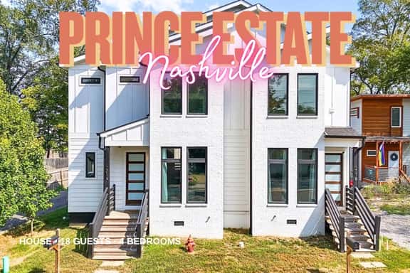 4 Suites | 2 Kitchens | Sleeps 18 | Huge Parking - Image 1