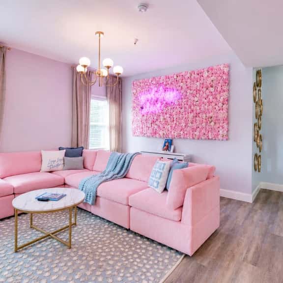 Sweet & Glam Pop Suite Near Vanderbilt & Downtown - Image 1