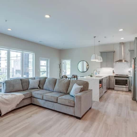 Prime West End 2BR W/ SAUNA & Balcony Near Vandy! - Image 1