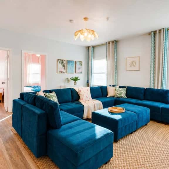 Nashville Double Take | 2 Stays | Sleeps 14 - Image 1