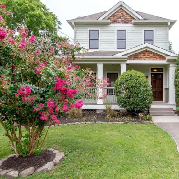 Mins to Broadway | 7BR, 2 Homes | Sleeps 18 - Image 1