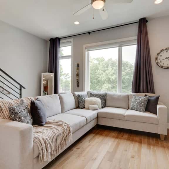 Edgehill Rooftop Lounge | Sleeps 10| 2 King Suites - Image 1