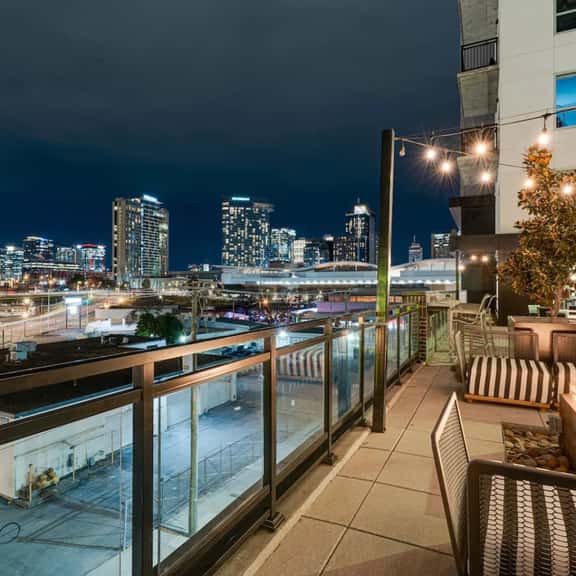 Walk to Broadway | SoBro 1BR | Resort Pool - Image 1