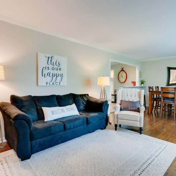 Fire Pit, Great Neighborhood, 15 Min to Broadway! - Image 1