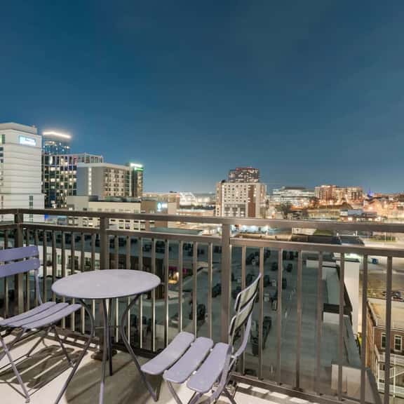 Skyline Balcony 1BR | Pool | Walk to Broadway - Image 1