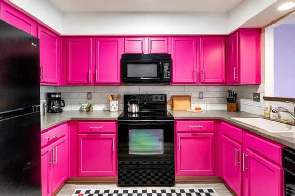 2BR Riverfront Condo | Sleeps 8 | Near Broadway - Image 4