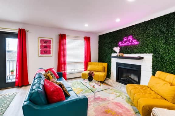 2BR Riverfront Condo | Sleeps 8 | Near Broadway - Image 2