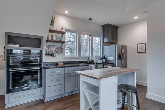 12 South Private Loft | Walk to Shops | Sleeps 4 - Image 4