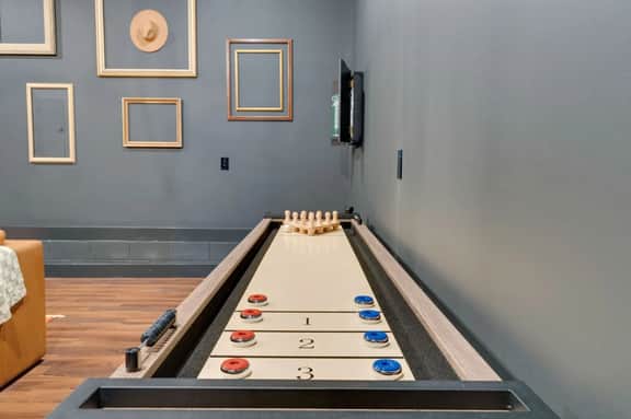 Rooftop + Game Room | 3BR | Mins to Broadway - Image 5