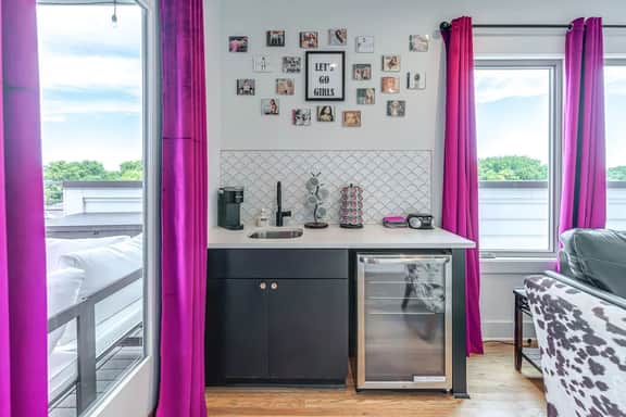 4BR/5BA Rooftop Bar | Sleeps 12 | 1 Mi to Nissan - Image 3