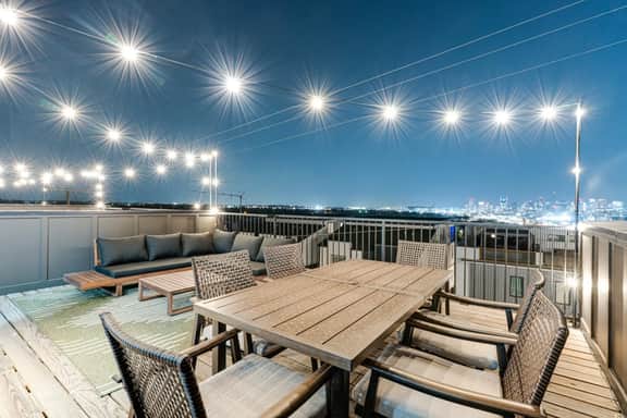 Near Downtown 3BR | 3 En-Suites + Skyline Deck - Image 3