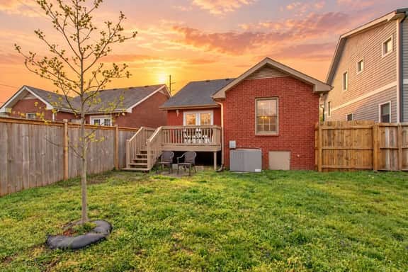 Mins to Broadway | 3BR + Big Backyard | Sleeps 8 - Image 5