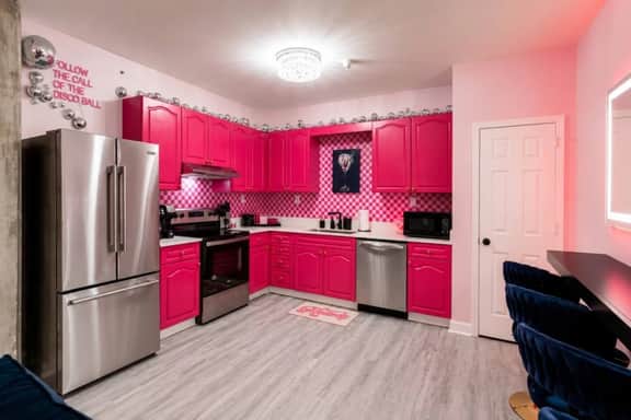 Pink Pony + Funky Nashville Combo | Sleeps 8 - Image 5