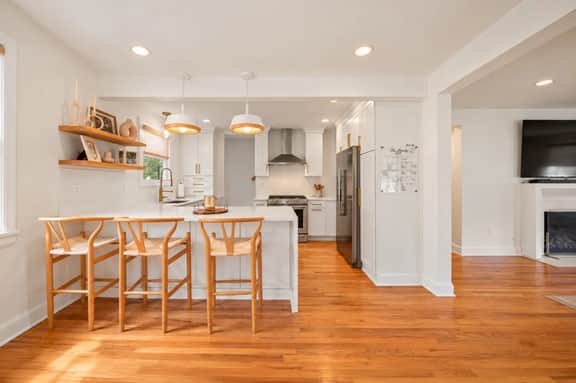 Pet-Friendly 4BR Near Vanderbilt & Centennial Park - Image 3