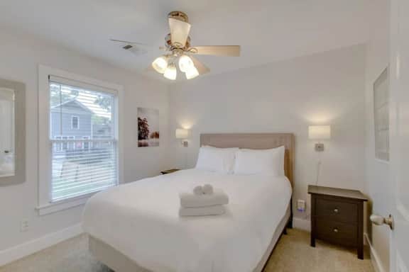 3BR + Gated Parking | Sleeps 8 /Mins to Broadway - Image 3