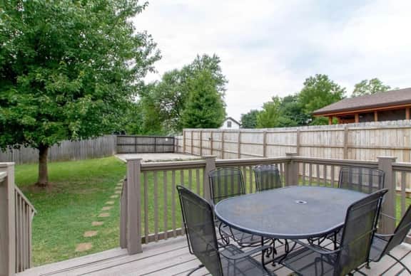 3BR + Gated Parking | Sleeps 8 /Mins to Broadway - Image 5