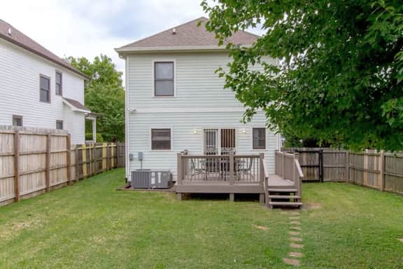 Mins to Broadway | 7BR, 2 Homes | Sleeps 18 - Image 2