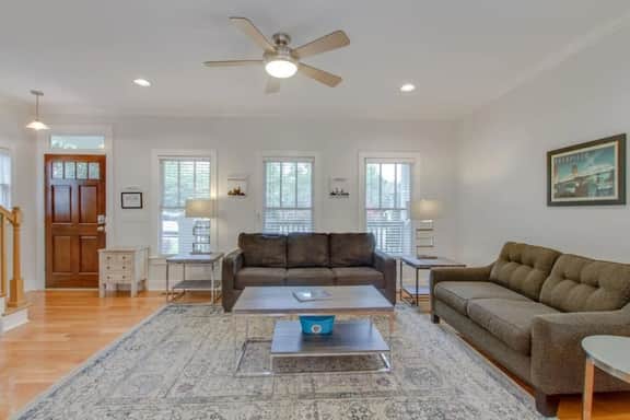 Mins to Broadway | 7BR, 2 Homes | Sleeps 18 - Image 3