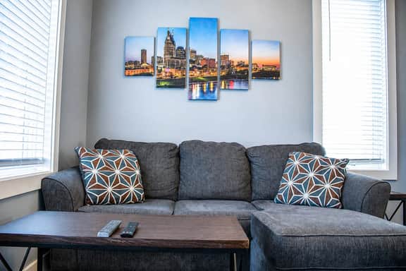 Midtown 1BR by Vandy | Free Parking + Washer/Dryer - Image 2