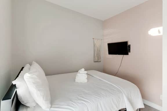 Sports Fans Welcome • 2BR/2BA by Vandy - Image 4
