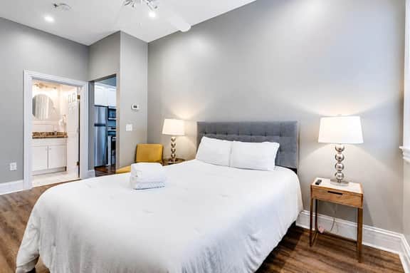 Church Conversion 1BR | Mins to Broadway - Image 3