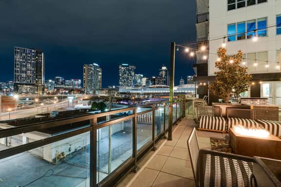 Modern SoBro 1BR | Pool Access & City Views - Image 5