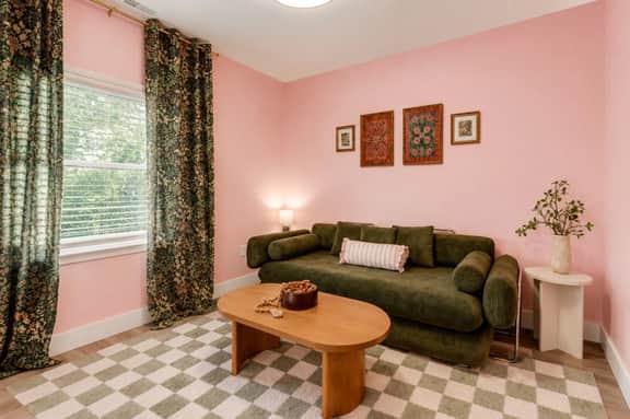 Relaxing Bohemian Retreat - Image 2