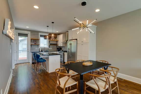 Melrose Townhome Balcony | Walkable to Coffee & Eats - Image 5