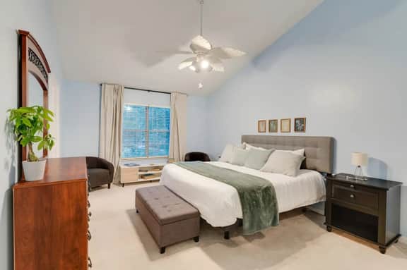 Beautiful Neighborhood 3BD home - Image 3